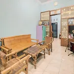 Spot On 90356 Gmmo Homestay